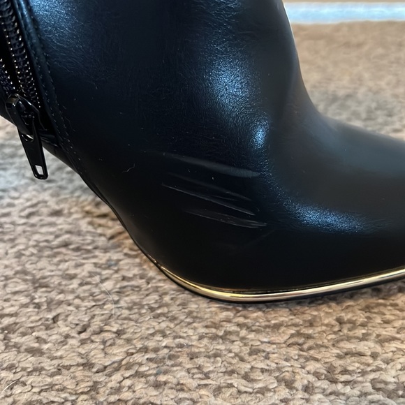 Heeled booties - Picture 5 of 9